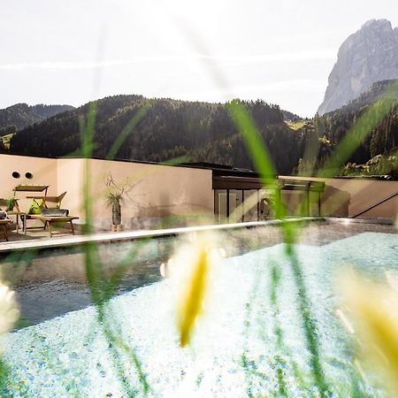 Hotel Touring Dolomites Santa Cristina Val Gardena Exterior foto