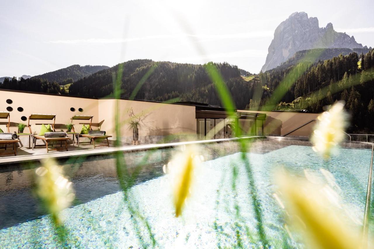 Hotel Touring Dolomites Santa Cristina Val Gardena Exterior foto