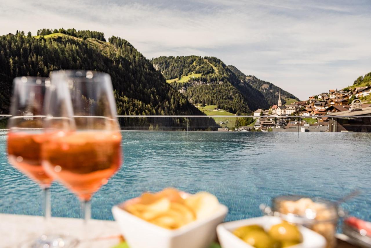 Hotel Touring Dolomites Santa Cristina Val Gardena Exterior foto